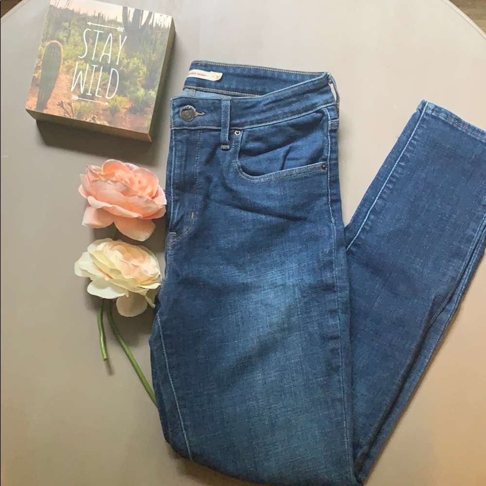 Levi 721 High Rise Skinny Jeans